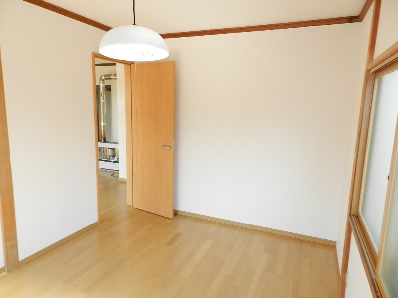 室蘭市港南町1丁目13-7　長屋収益住宅の洋室