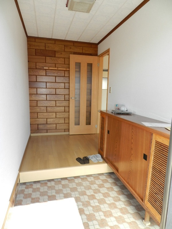 室蘭市港南町1丁目13-7　長屋収益住宅の玄関