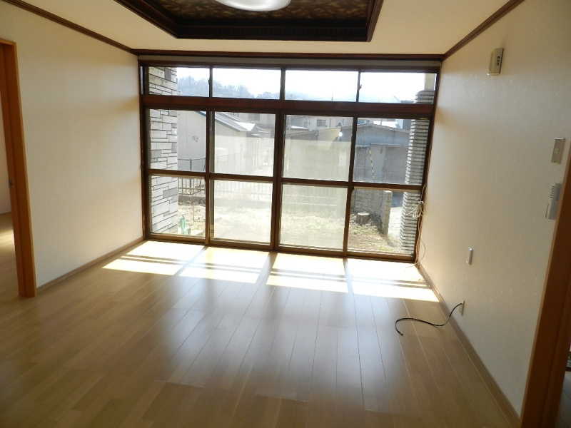 室蘭市港南町1丁目13-7　長屋収益住宅の居間・リビング