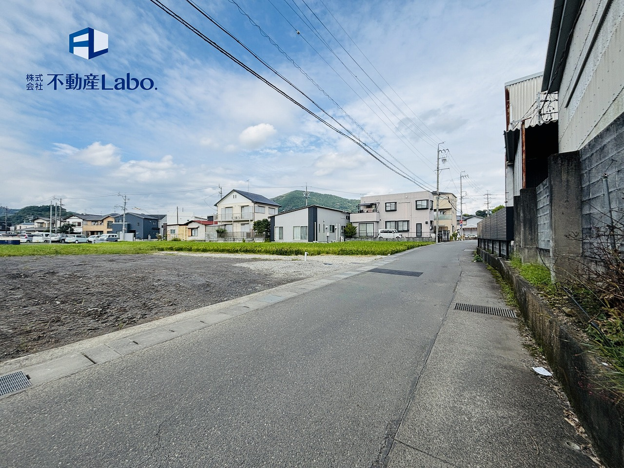 クレイドルガーデン　静岡市駿河区丸子新田　第4　全2棟の前面道路含む現地写真|前面道路も交通量が少なく過ごしやすいです♪
