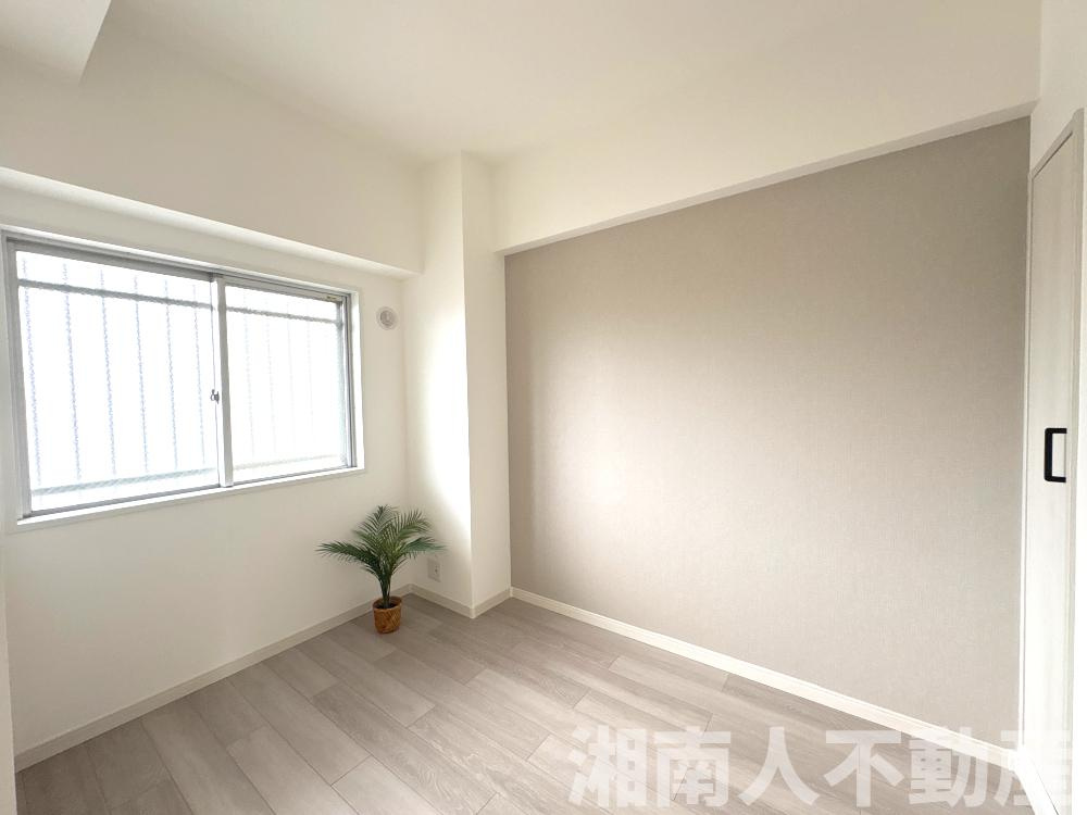 鴨宮グランコートⅡの洋室|落ち着いた色調の洋室です
