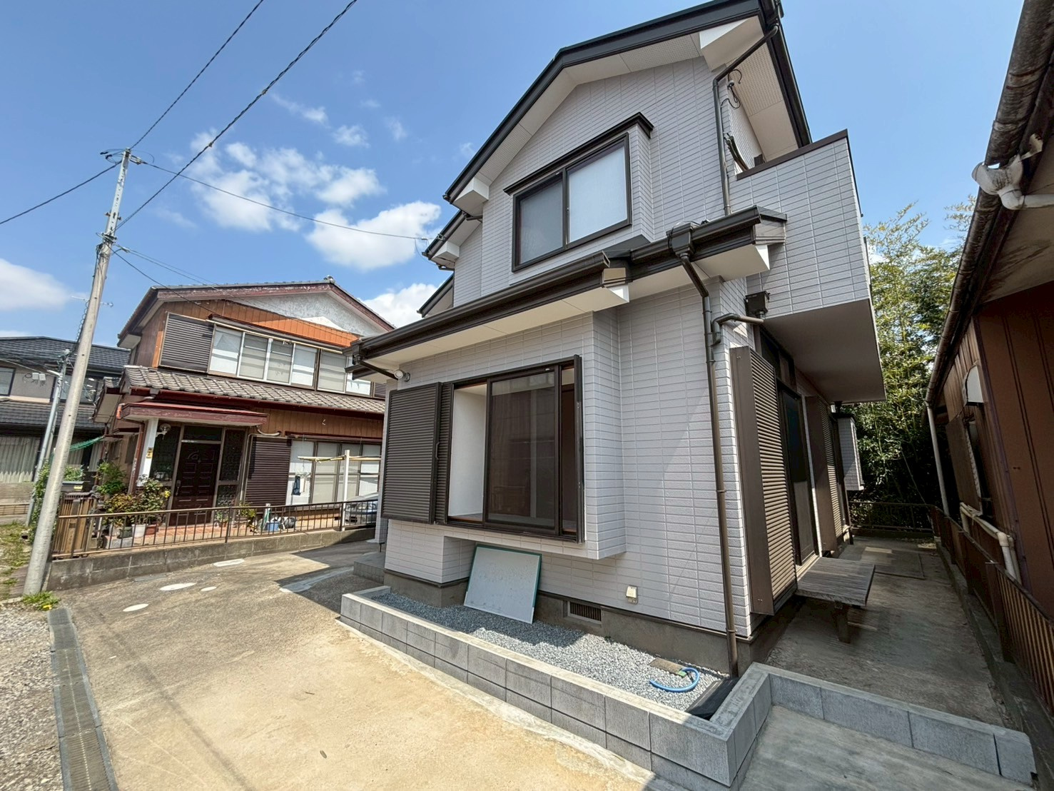 千葉市中央区生実町　中古戸建の外観