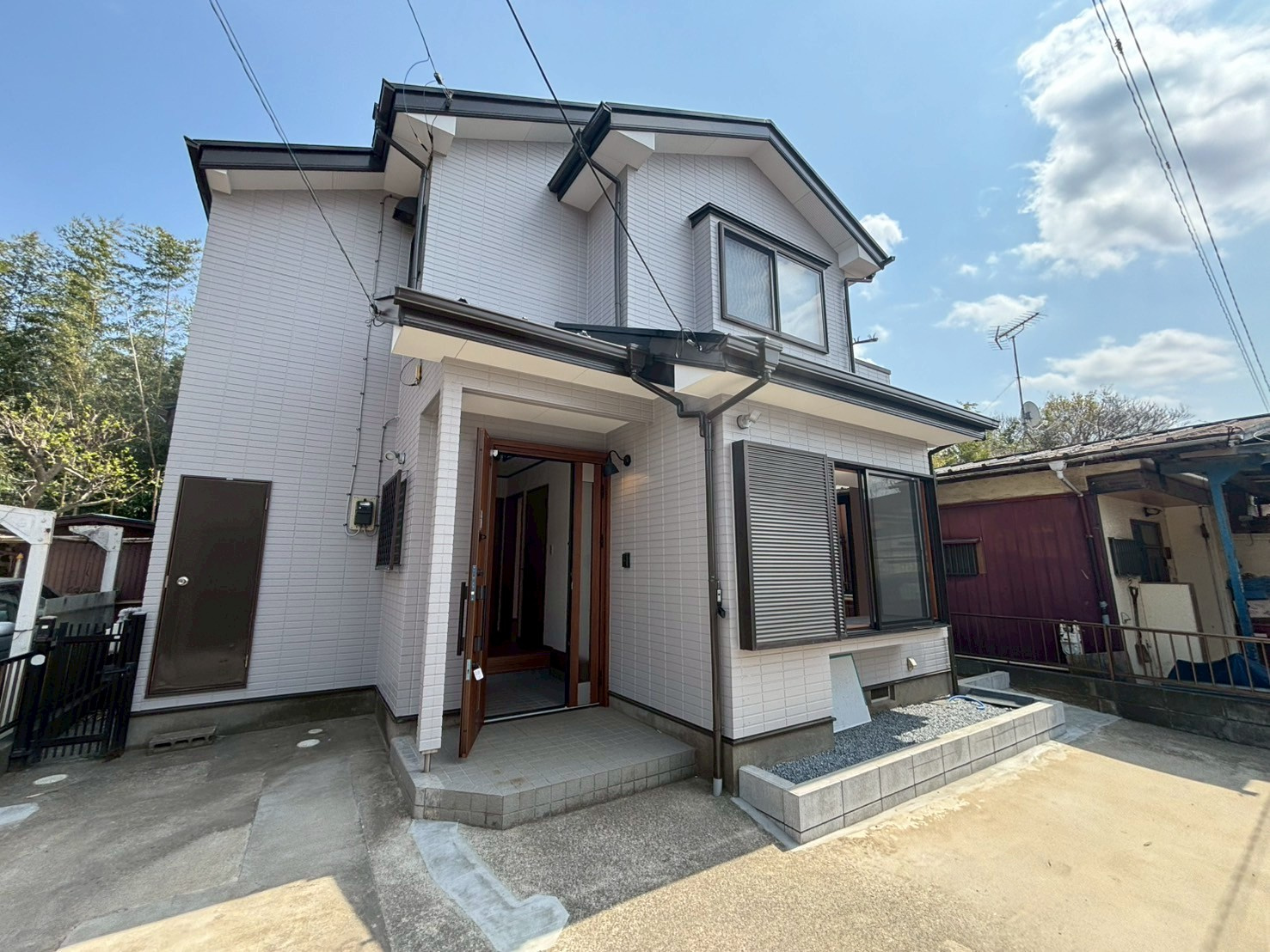千葉市中央区生実町　中古戸建の外観