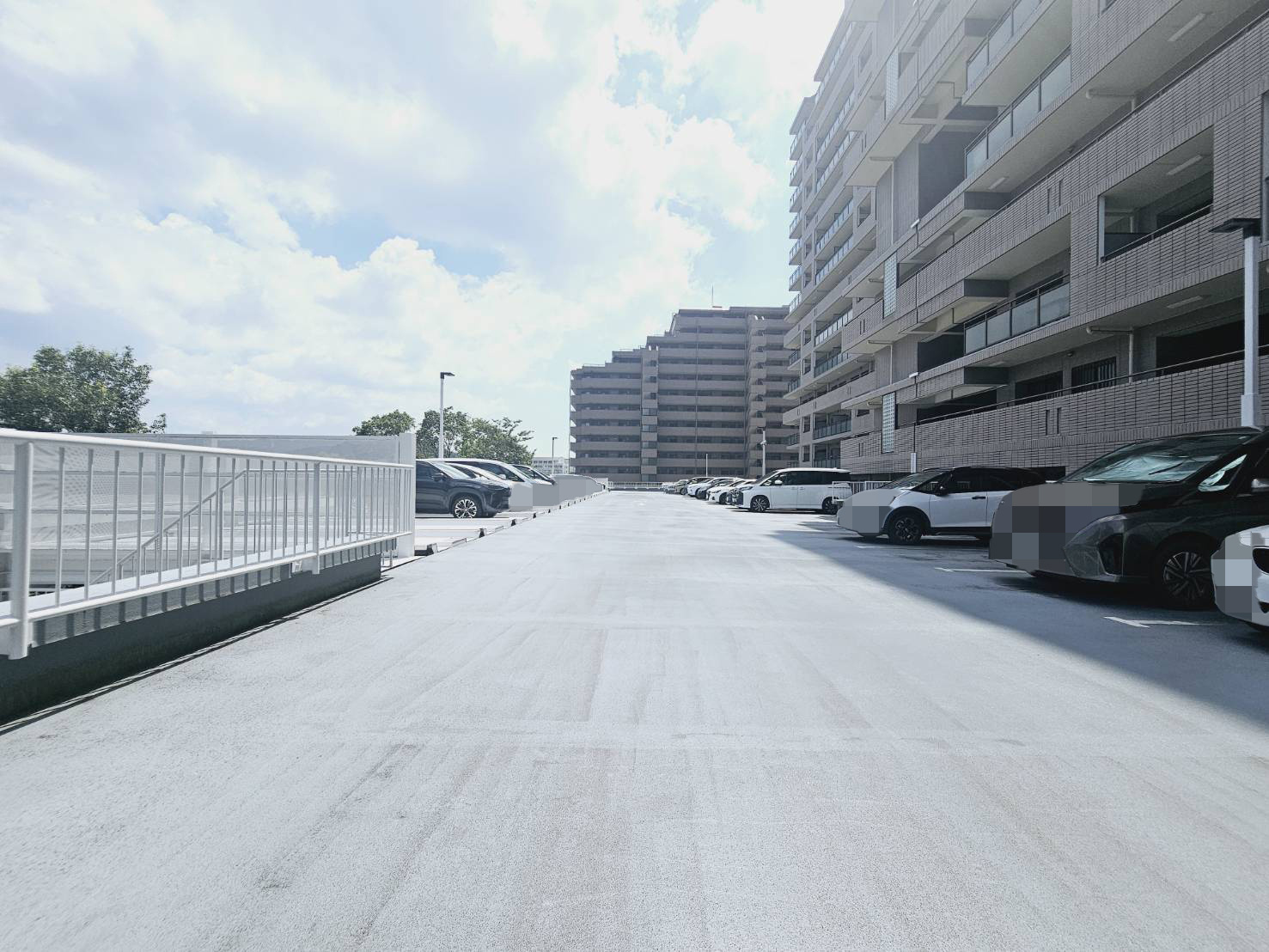 シーアイマンション須磨エクシードの駐車場