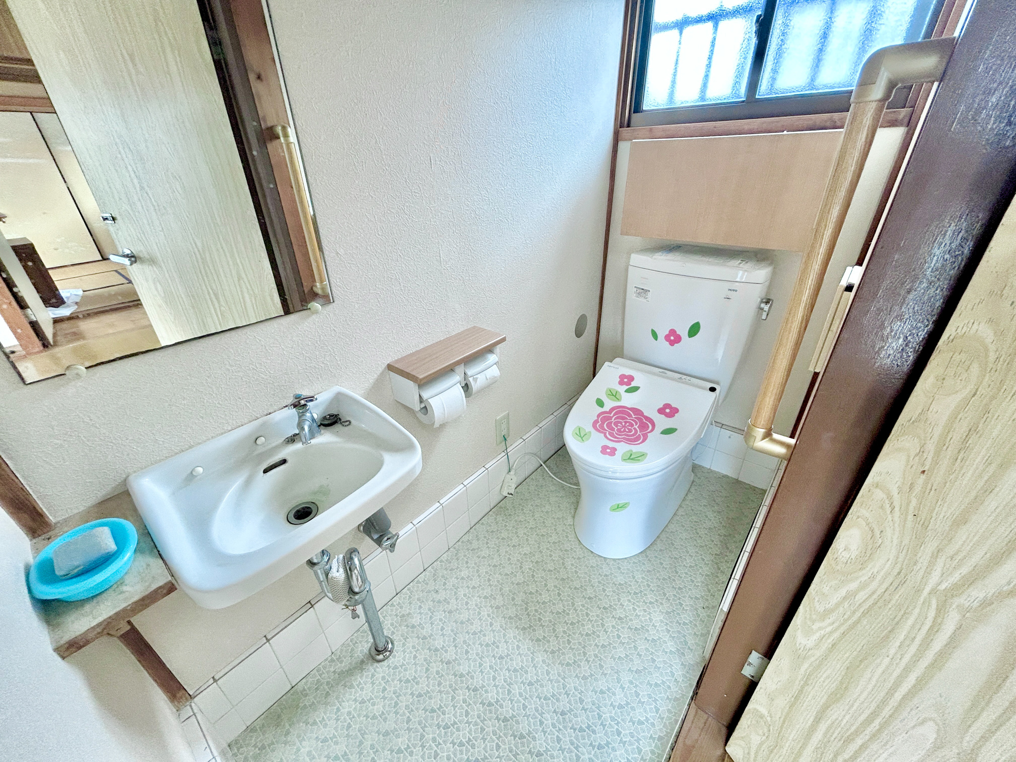 前橋市下沖町　中古住宅のトイレ|2階トイレも標準設置です！混雑の解消はもちろん、階段の上り下りが必要ない為、夜間の利用も安心ですね♪