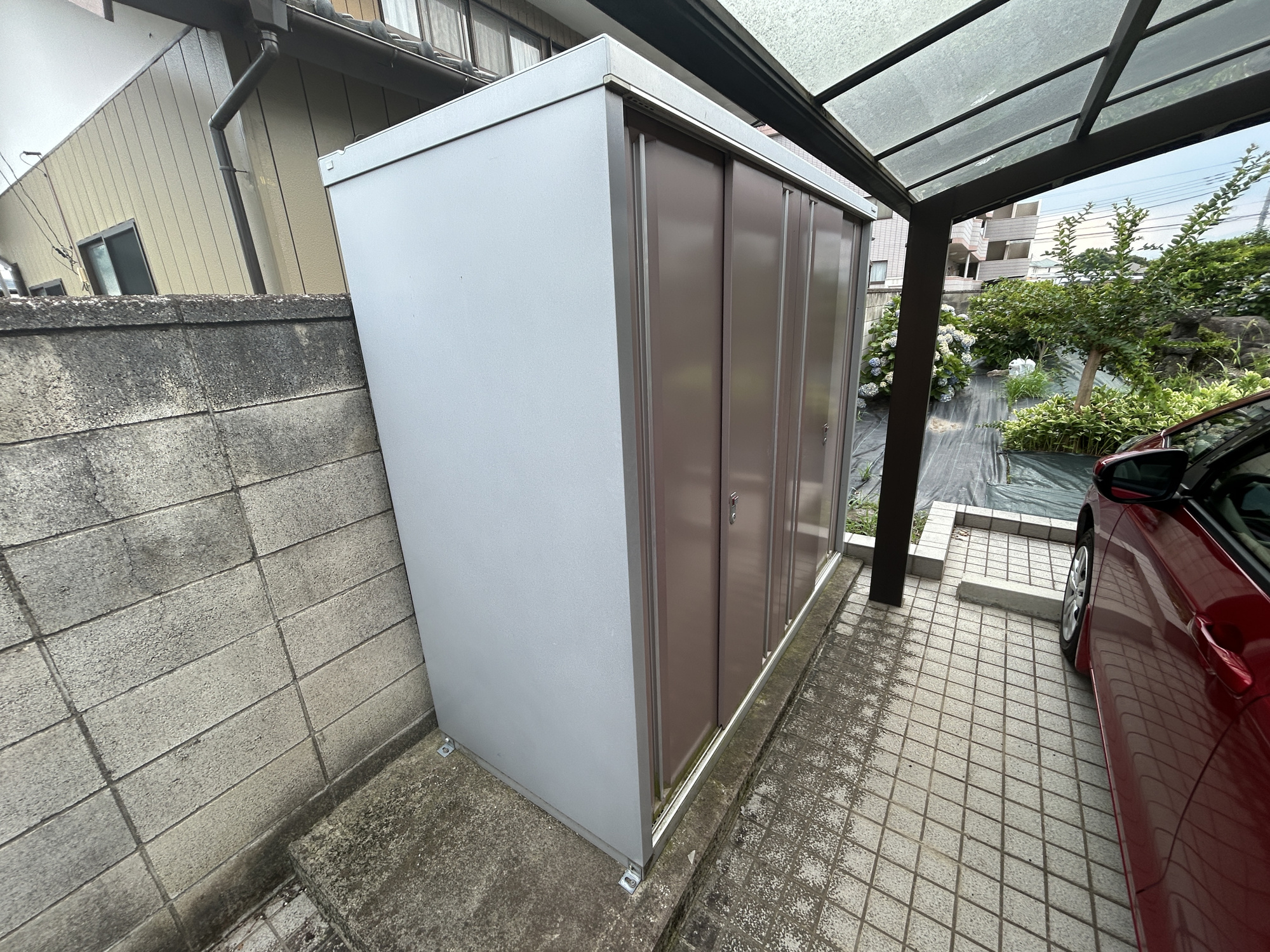 前橋市下沖町　中古住宅のその他共用部分|ベビーカーやゴルフバッグ、アウトドア用品に釣り道具など、家に上げたくない物は、ぜひここに！