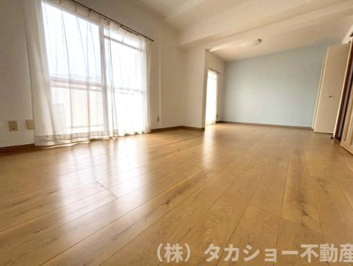 サウスヒルズ中央　16号棟の洋室|洋室は2部屋に区切れます!!