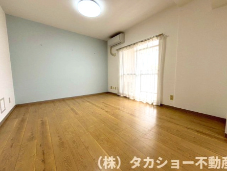 サウスヒルズ中央　16号棟の子供部屋|お子さんと一緒に遊べます