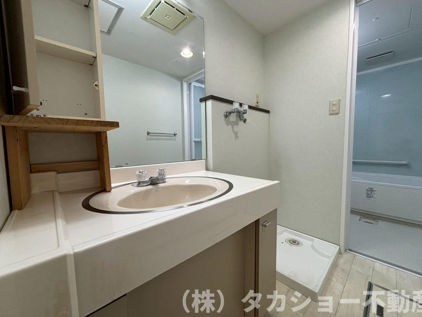 サウスヒルズ中央　16号棟の独立洗面台|室内綺麗に使用しております!!
