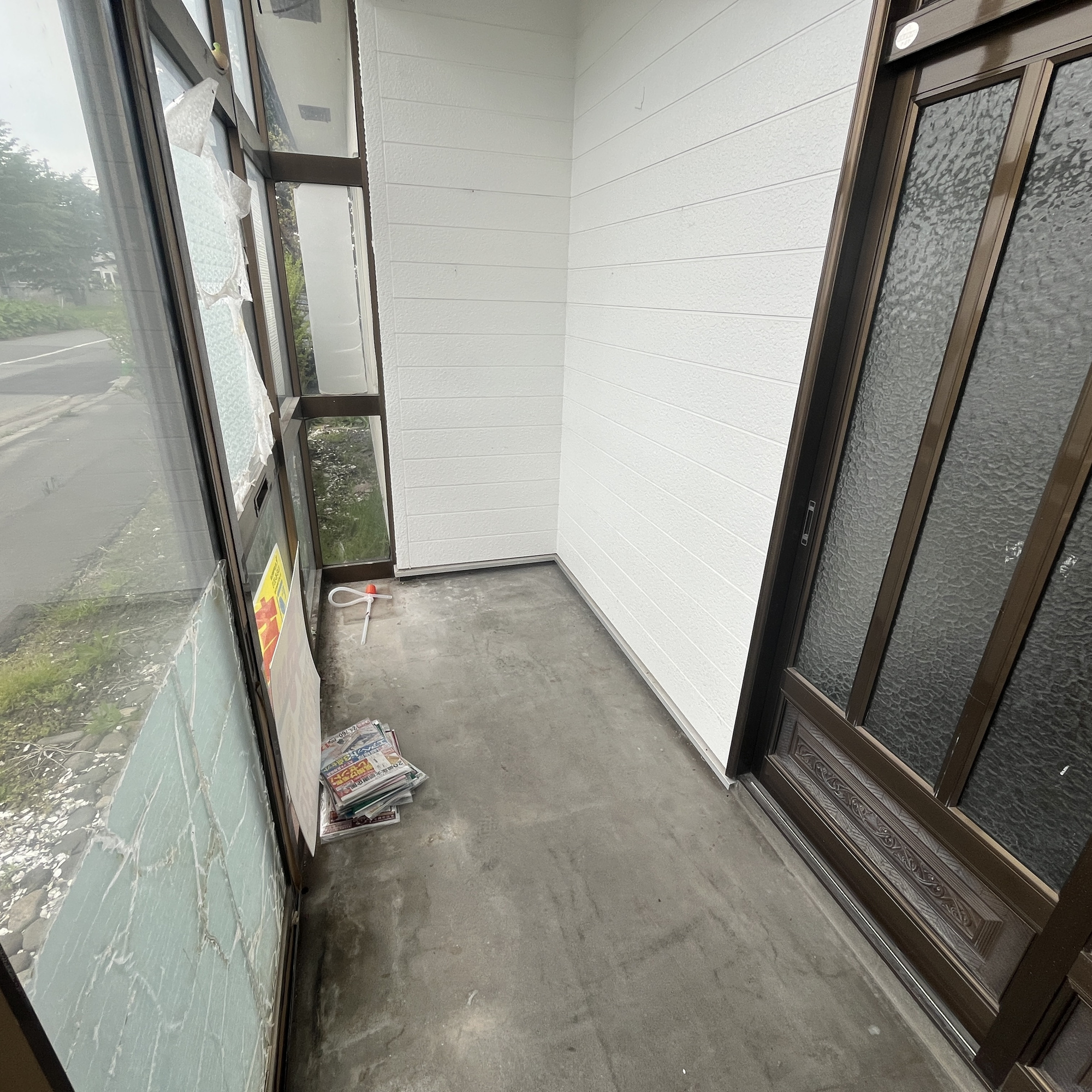 伊達市南稀府町94-7　中古住宅の玄関