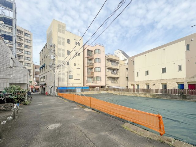 宅地分譲［豊島区巣鴨３丁目］の前面道路含む現地写真