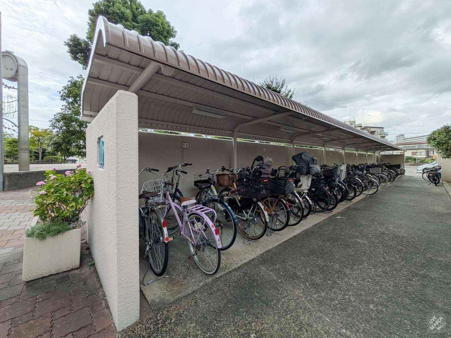 星和プラネタウン千里南第参期B棟の駐輪場
