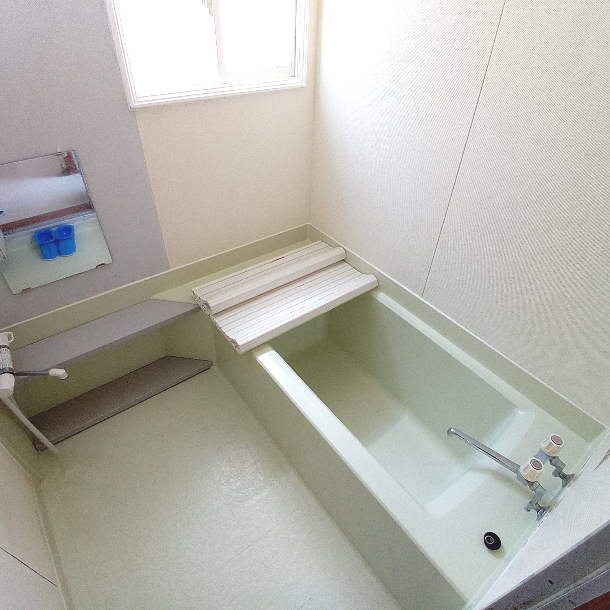 登別市片倉町4丁目21-1　中古住宅の浴室