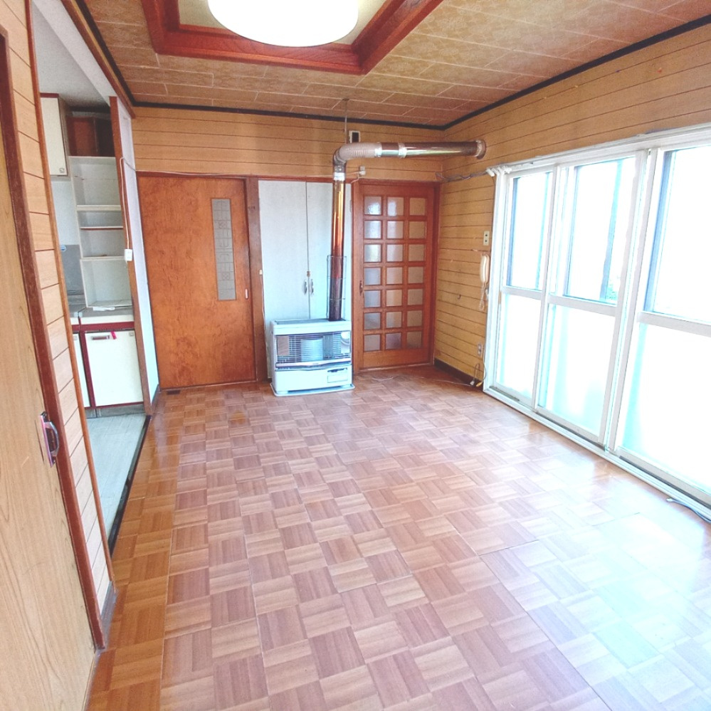 登別市片倉町4丁目21-1　中古住宅の居間・リビング
