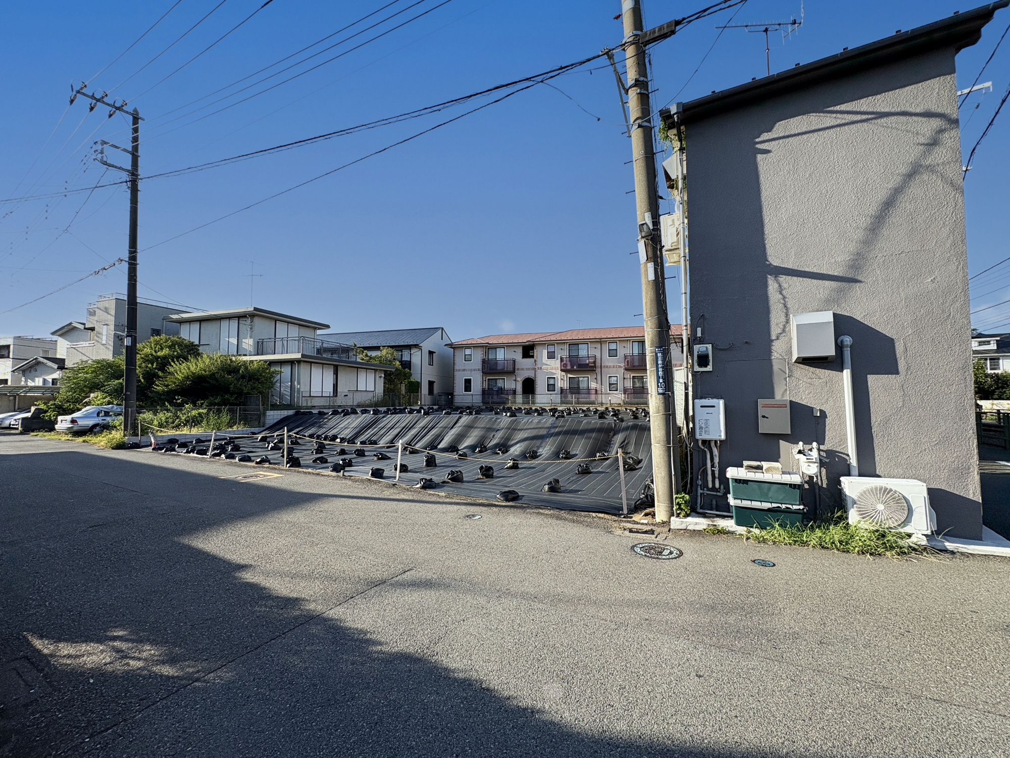 【前面道路含む現地写真】