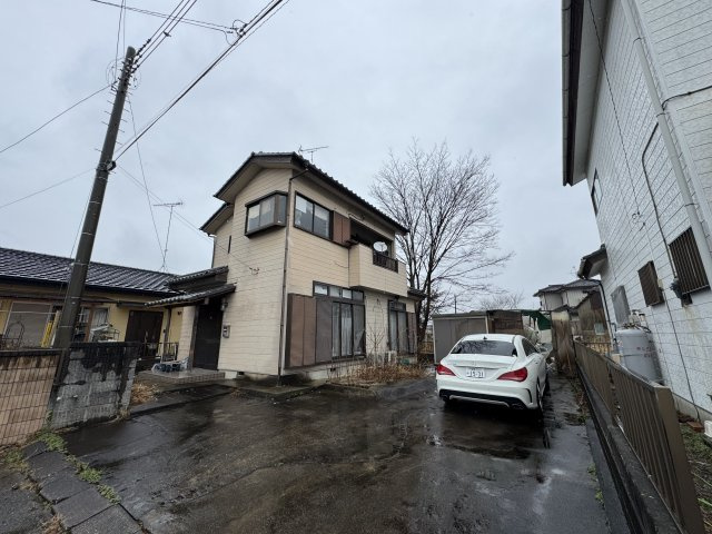-三丁目不動産-行田市馬見塚の前面道路含む現地写真