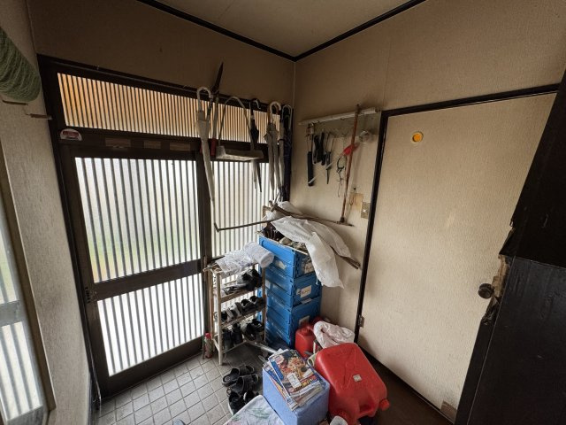 -三丁目不動産-行田市馬見塚の玄関