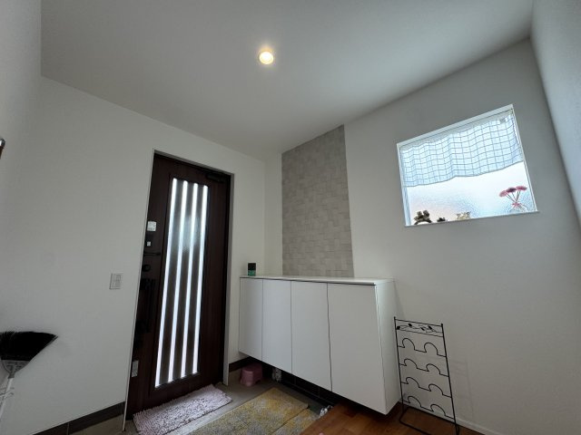 -三丁目不動産-　本庄市柏1丁目　注文住宅　オール電化の玄関