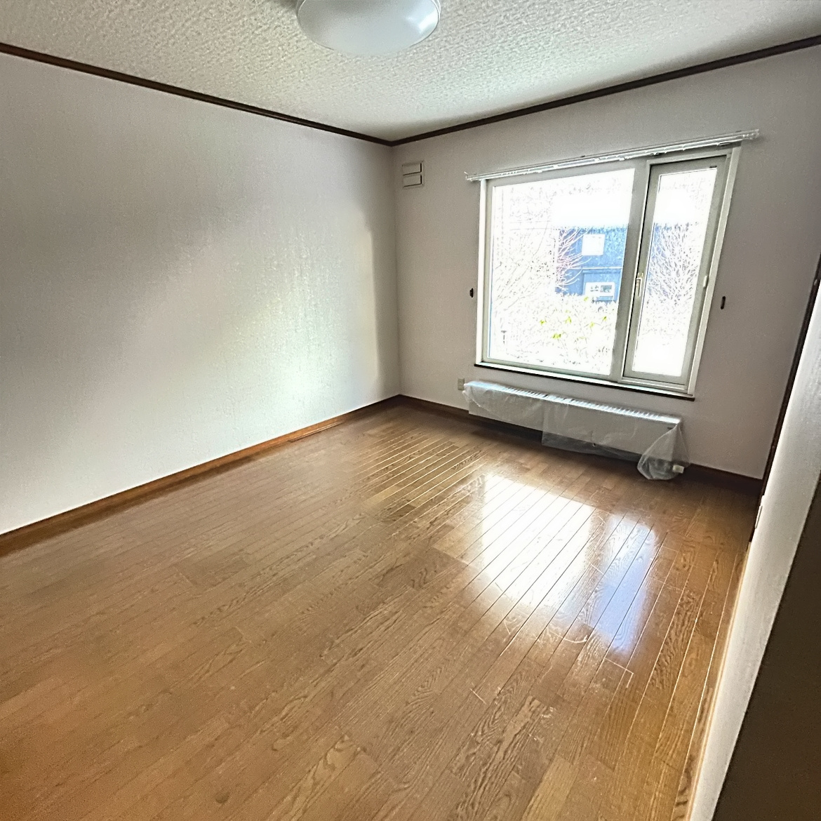 室蘭市陣屋町2丁目11-15　中古住宅の洋室