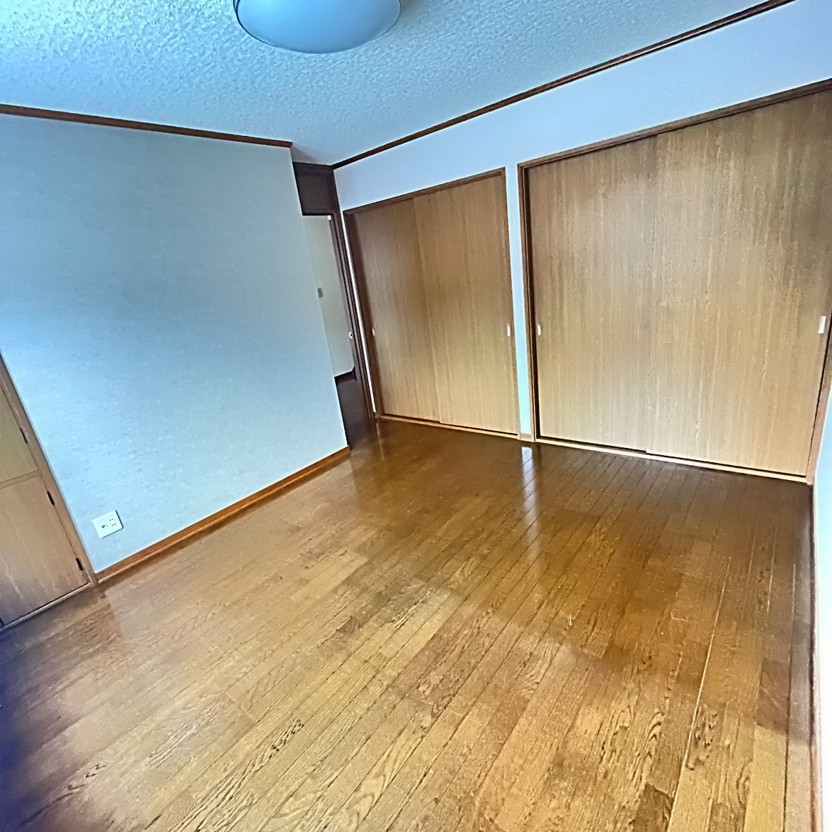 室蘭市陣屋町2丁目11-15　中古住宅の洋室