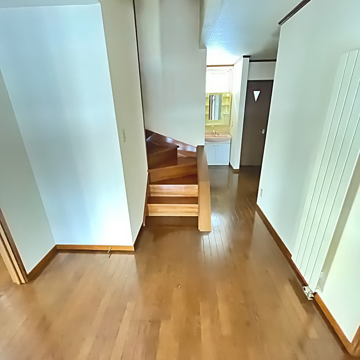 室蘭市陣屋町2丁目11-15　中古住宅の内装