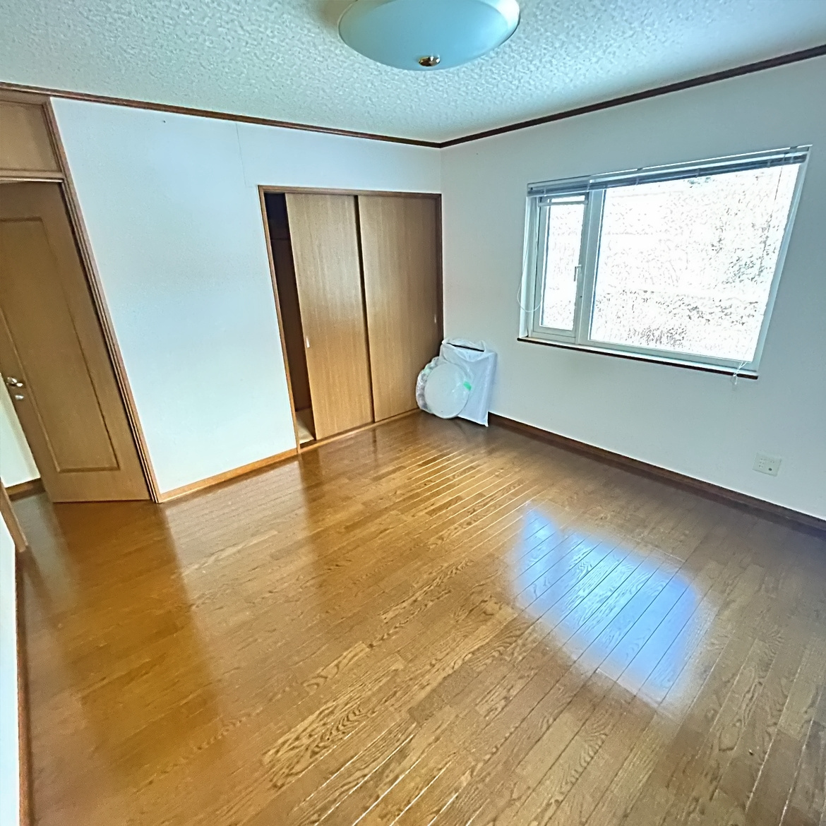 室蘭市陣屋町2丁目11-15　中古住宅の洋室