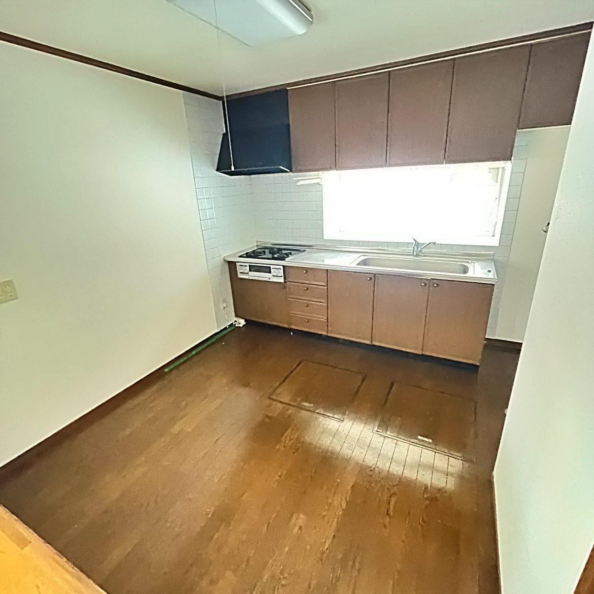 室蘭市陣屋町2丁目11-15　中古住宅のキッチン