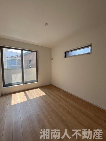平塚市平塚３丁目　新築戸建の洋室|きれいな洋室です