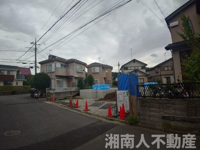 茅ヶ崎市松風台　新築戸建の前面道路含む現地写真|前面道路含む現地写真です