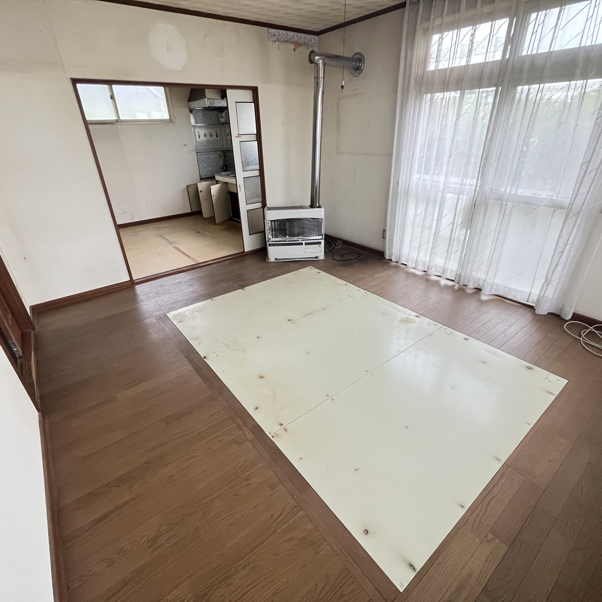 伊達市南稀府町94-7　中古住宅の居間・リビング