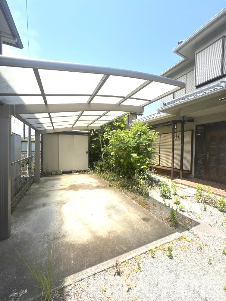 平塚市田村7丁目　中古戸建の駐車場|駐車場があるので、車を買う予定の方も安心です