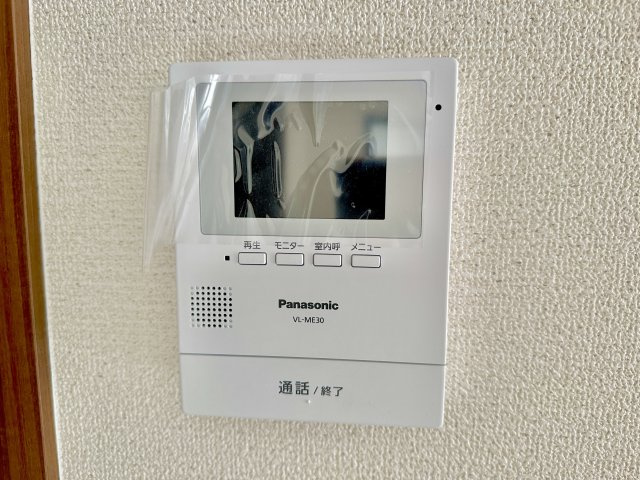那須塩原市東三島３丁目の新築一戸建のセキュリティ|【同社施工例】TVモニタ付きのインターフォンには録画機能もあるので外出時誰が来たのか確認できます♪ 防犯機能も高く、今では必需品です！
