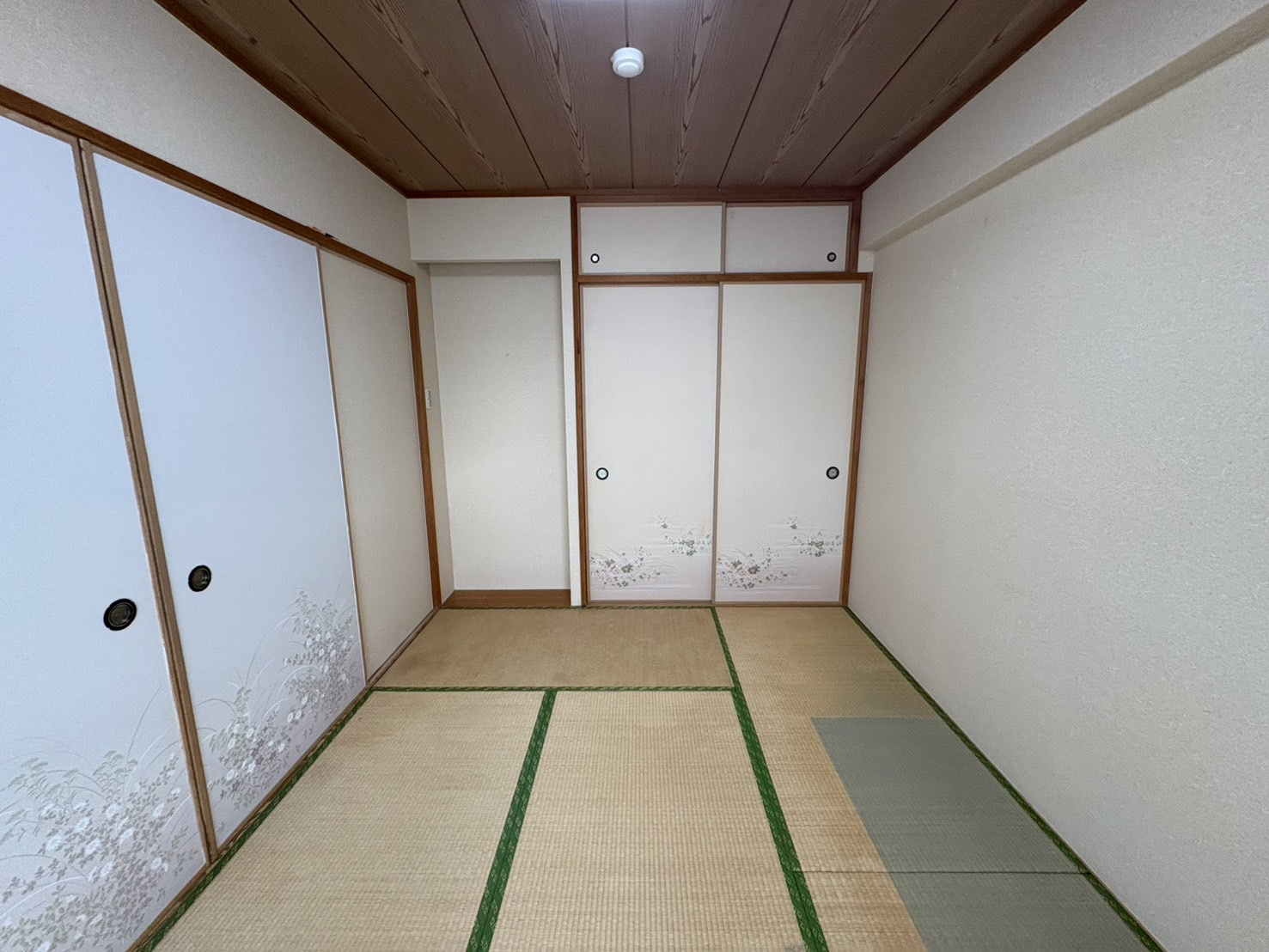 シオン西岡本の和室