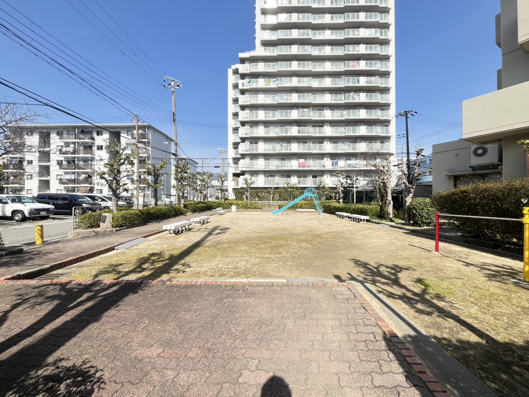 ユニハイム魚崎Ⅱ号棟のその他|公開空地。敷地内の広場。