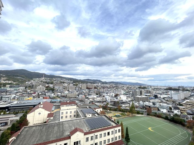 ライオンズマンション宝塚武庫川町の展望|武庫川沿いの開放的で落ち着いた住環境と複数路線が利用できる高い利便性を両立している点です。