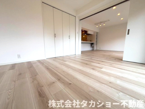 東千葉ハイツ　参号棟の洋室|広々とした洋室です