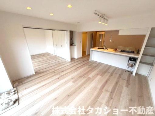 東千葉ハイツ　参号棟の居間・リビング|ゆったりとした居間です