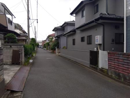拾六間　前面道路