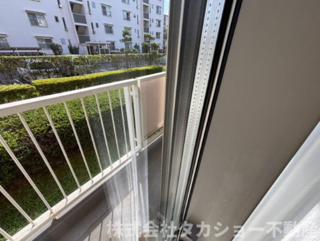 高洲二丁目住宅7-6号棟のその他|サッシはペアガラスです!