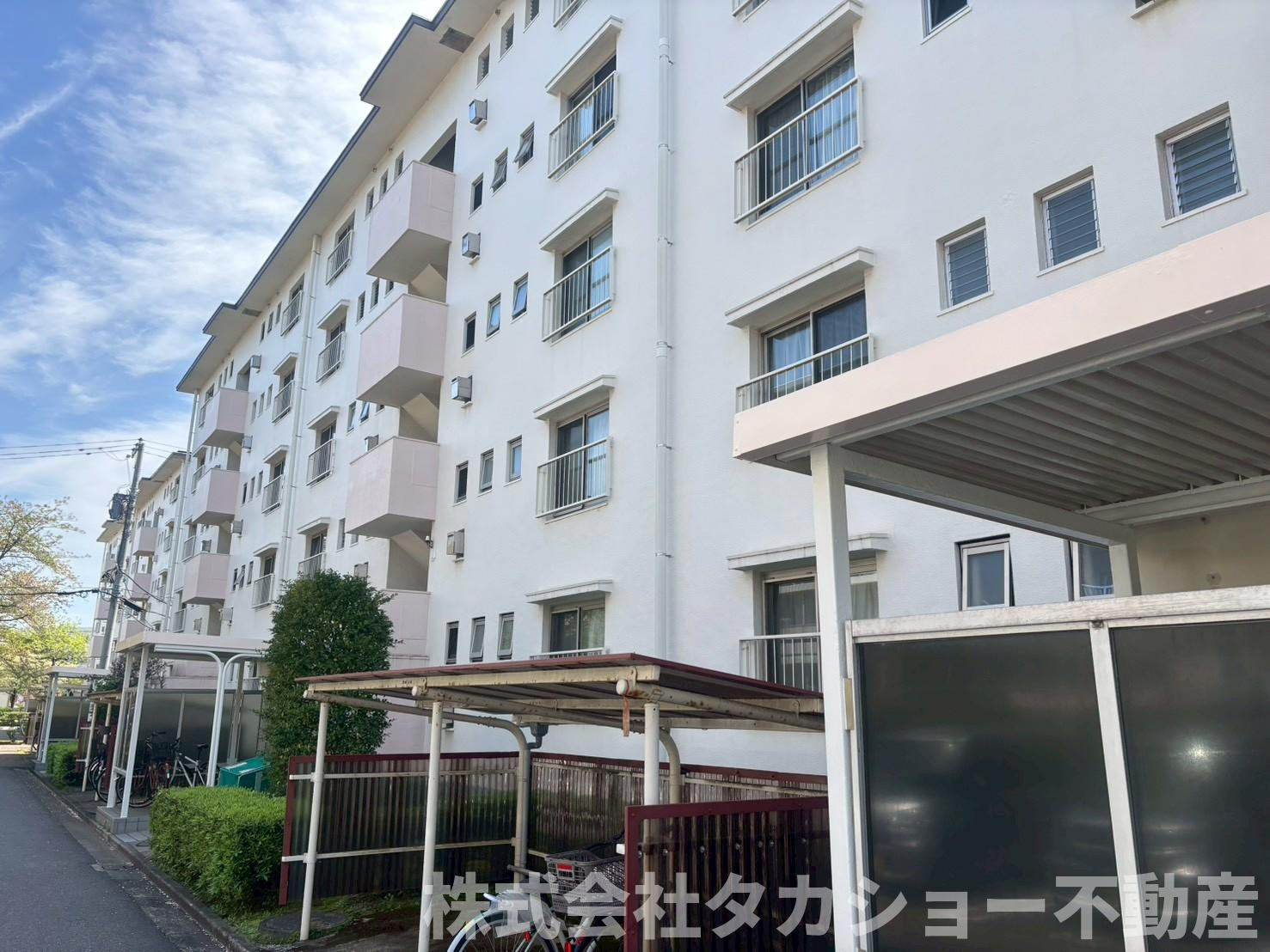 高洲二丁目住宅7-6号棟の外観