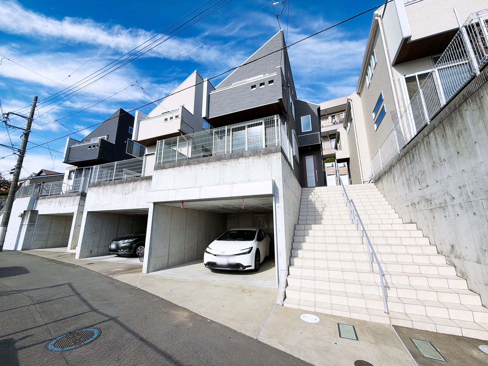 駅まで平坦徒歩１２分　南道路整形地　LDK約２０帖　天井高３ｍ解放感あり陽当り良好～玉川学園　中古戸建～の外観