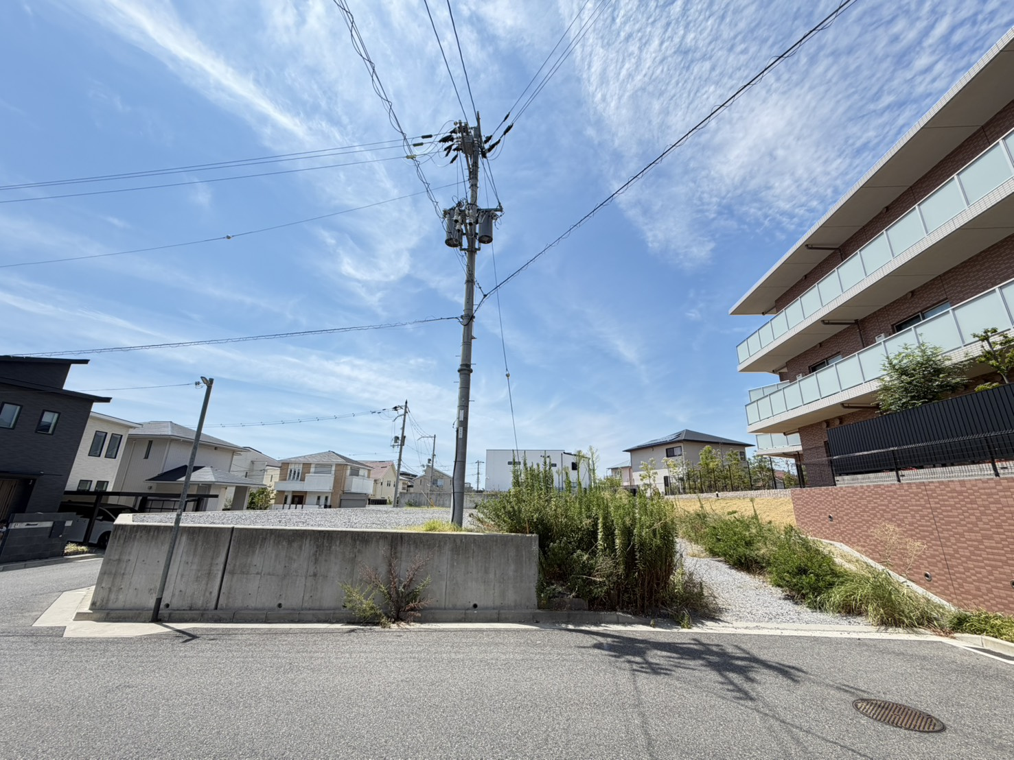 高塚町土地の前面道路含む現地写真