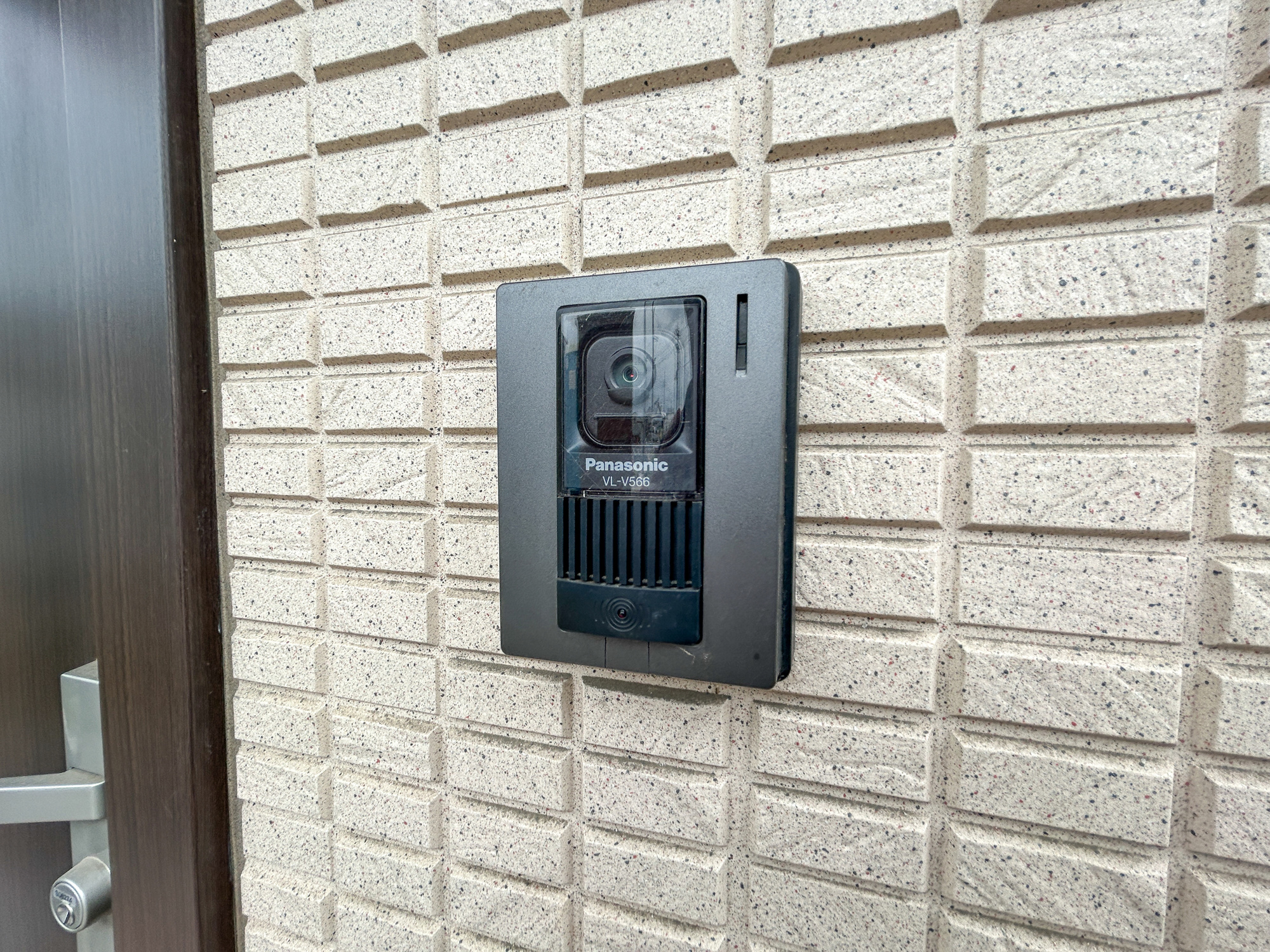 高崎市吉井町下長根　中古物件の防犯設備|インターフォンには録画機能もあるので外出時誰が来たのか確認できます♪ 防犯機能も高く、今では必需品です！
