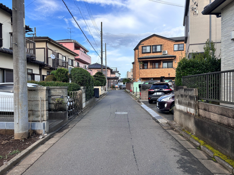 さいたま市見沼区大字御蔵　全1区画　前面道路（2026.8.14撮影）
