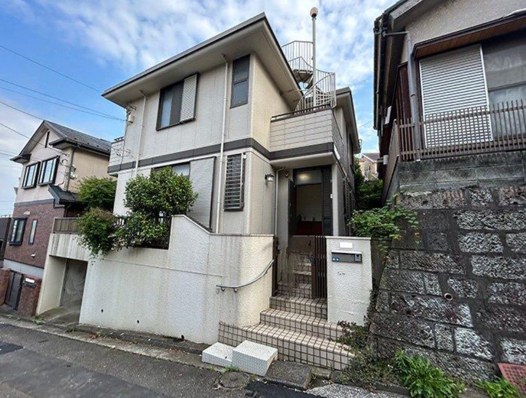 横浜市南区中里4丁目 中古戸建て【仲介手数料無料】の外観