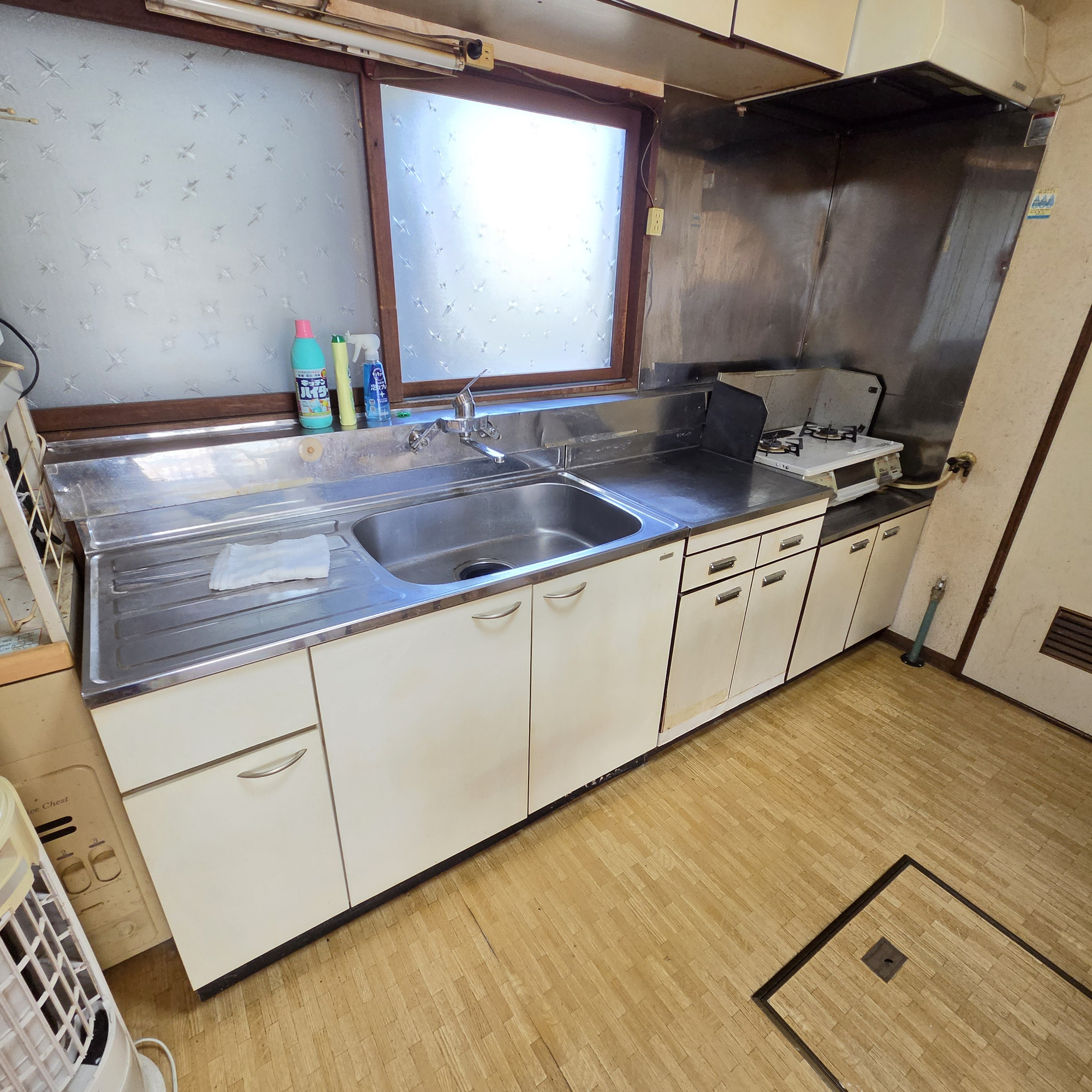 室蘭市日の出町2丁目6-1　中古住宅のキッチン