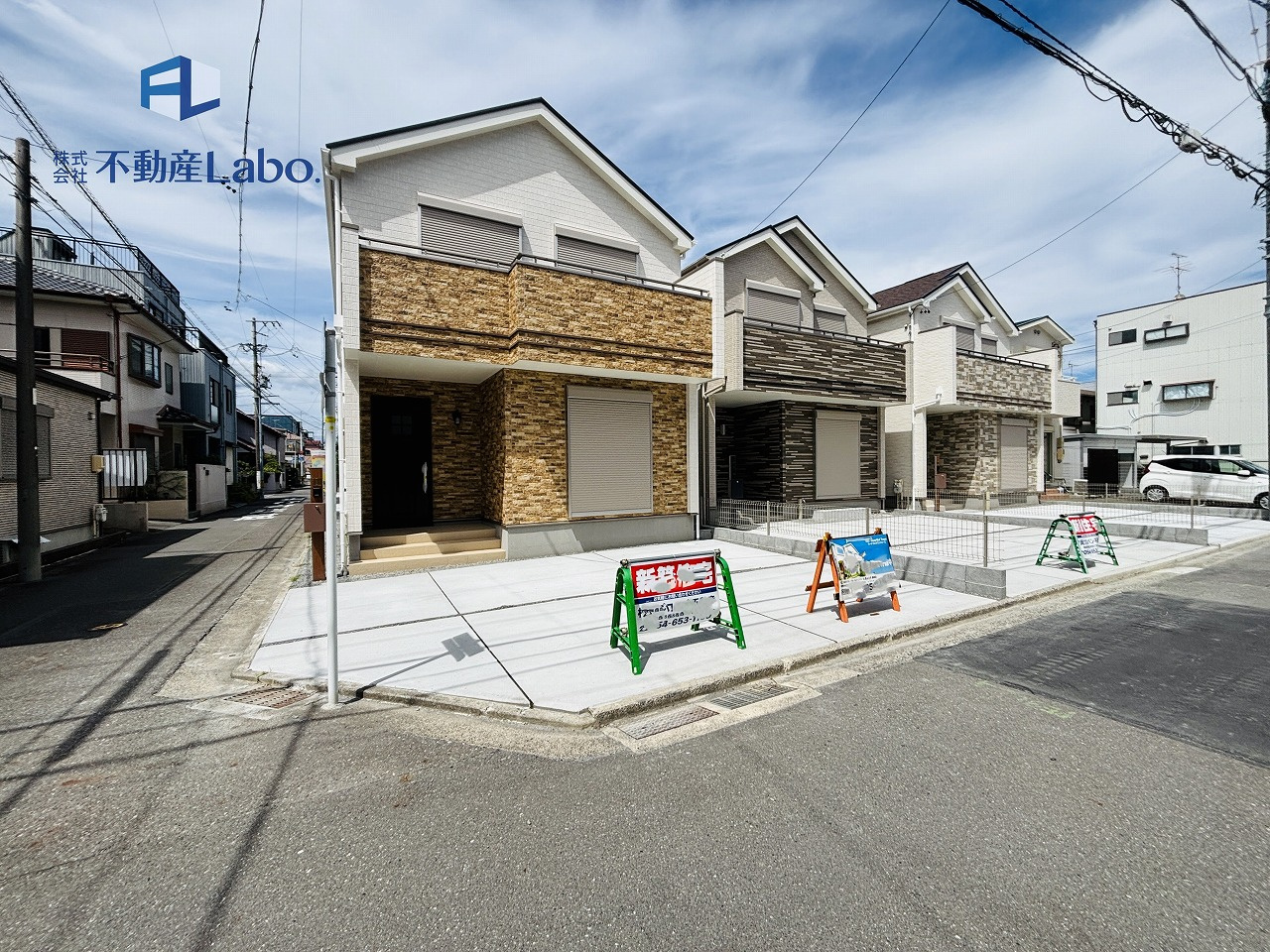 ハートフルタウン　葵区田町７期　の前面道路含む現地写真|●駐車スペース● 
２台以上駐車可能♪ 並列駐車のため、車の出し入れが楽々♪