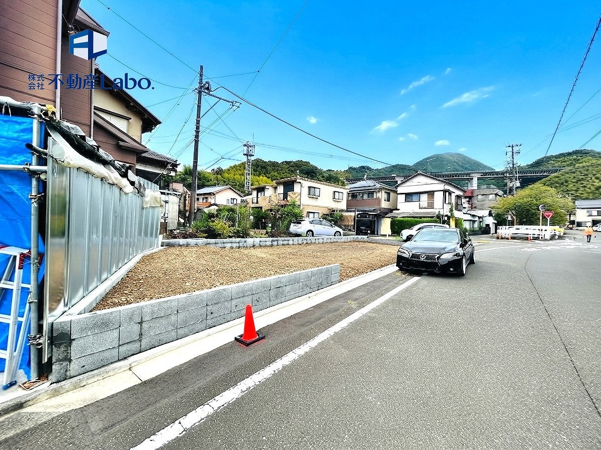 ハートフルタウン　静岡市葵区北2丁目2140番　全1棟　の前面道路含む現地写真|洗面室はゆとりあるの３帖を確保♪