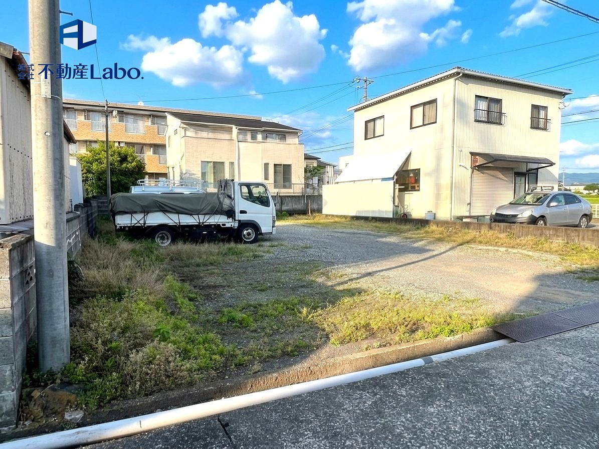 ブルーミングガーデン　富士市天間　全１棟の前面道路含む現地写真|洗面台とは別に、居室の前に手洗い器を完備♪