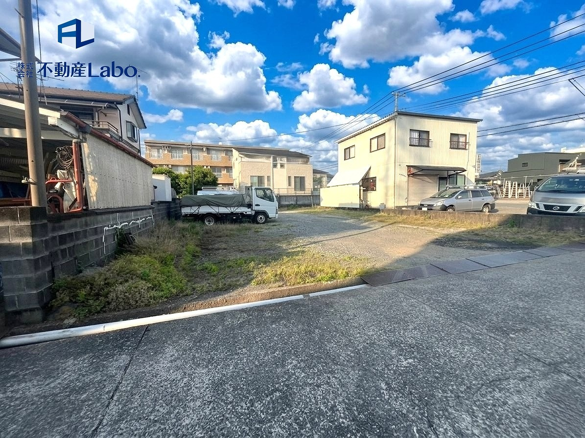 ブルーミングガーデン　富士市天間　全１棟の前面道路含む現地写真|平屋住宅には珍しい、トイレを２か所完備した設計♪